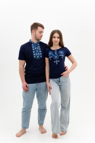 A set of blue embroidered t-shirts Reed blue