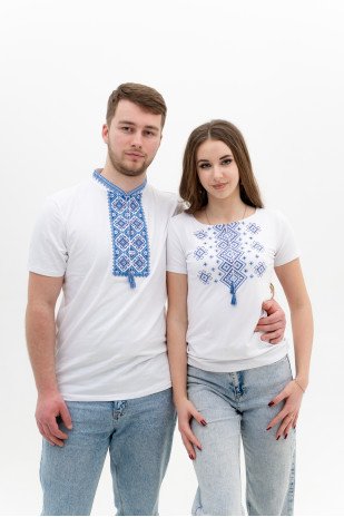 Комплект білих вишитих футболок Карпатський орнамент синій