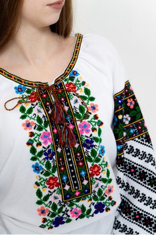 Вишиванка Жіноча VZHR131