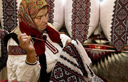 Ukrainian embroidered towel – sacred relic for our people