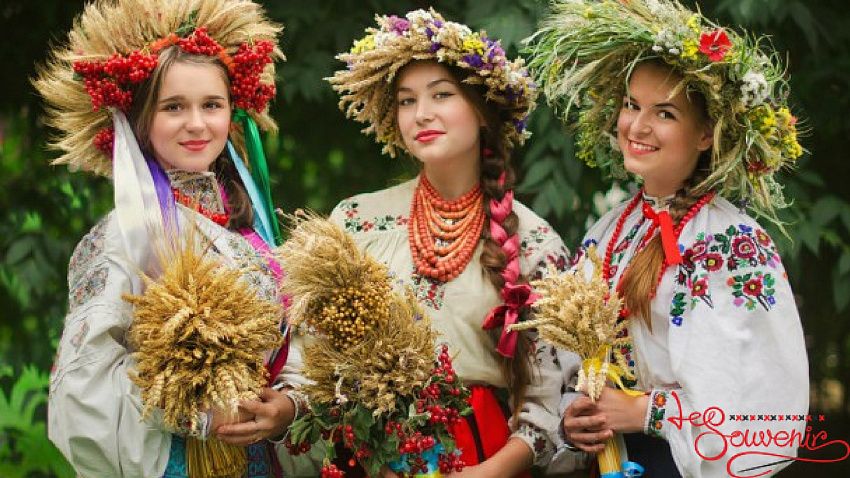День вишиванки в Україні